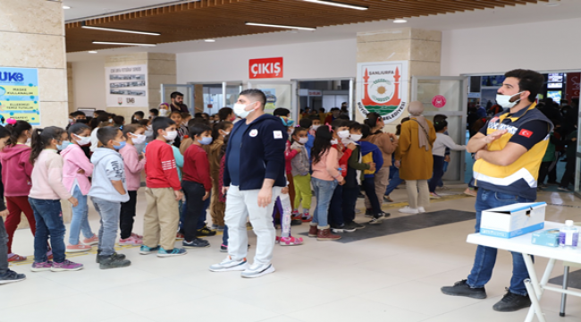 Türkiye'de İlk  "Kitap Fuarında" Yerinde Aşı Uygulaması