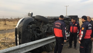 Urfa"da minibüs devrildi