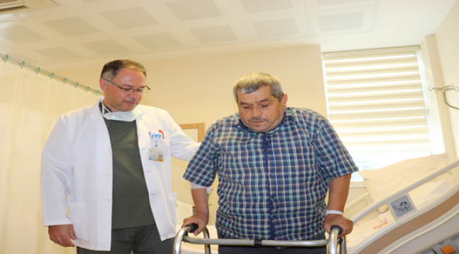 60 Yaşındaki Hasta Kalça Protezi Ameliyatı İle Sağlığına Kavuştu 
