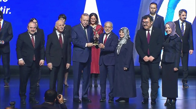 Başkan Erdoğan'dan Rektör Çelik'e bilim ödülü!