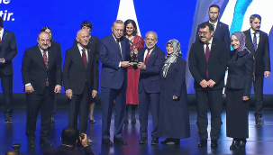 Başkan Erdoğan'dan Rektör Çelik'e bilim ödülü!