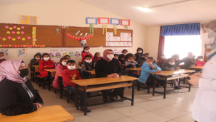 Eyyübiye Belediyesi Öğrencilere Yardımlarını Sürdürüyor