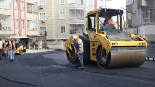 Haliliye'de Sıcak Asfalt Ve Kilitli Parke Çalışmaları Sürüyor 