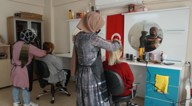 Meslek Öğrenen Kadınlardan Başkan Canpolat'a Teşekkür