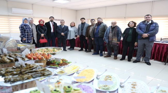 Öğrencilerin yemek sunumu tam not aldı