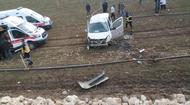 Şanlıurfa'da araç şarampole yuvarlandı, 3 yaralı