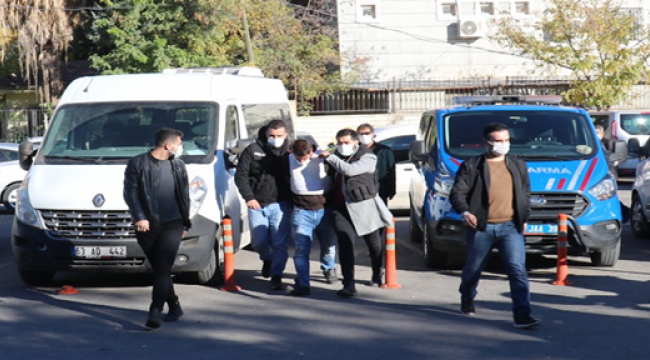Şanlıurfa'da cinayet zanlısı baba oğul yakalandı