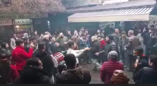 Şanlıurfa'da dolar düştü, esnaf halay çekti
