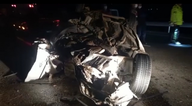 Şanlıurfa'da otomobil tırı çarptı, 1 ölü, 1 yaralı