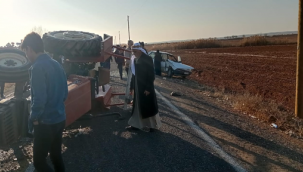 Şanlıurfa'da otomobil traktör ile çarpıştı