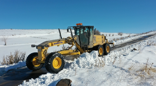 BÜYÜKŞEHİR'DEN KIRSALDA KARLA MÜCADELE ÇALIŞMASI