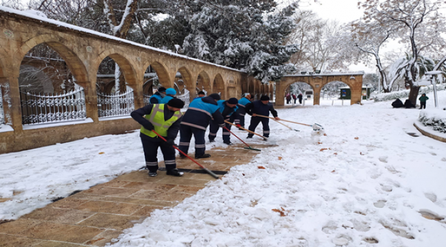 Eyyübiye Belediyesi karla mücadelesi devam ediyor