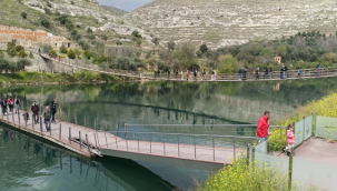  Halfeti'de ziyaretçi yoğunluğu yaşanıyor