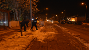 Hilvan'da Karla Mücadele Çalışmaları Gece Gündüz Devam Ediyor