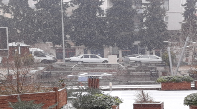 Urfa'da beklenen kar yağışı başladı