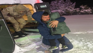 Urfa'da yardıma giden ekiplere kar engel olamadı