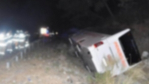 Urfa'da yolcu otobüsü şarampole yuvarlandı, 7 yararlı