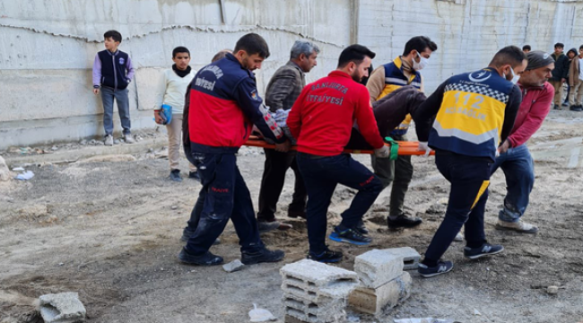 Ceylanpınar'da asansör boşluğuna düşen 3 işçi yaralandı