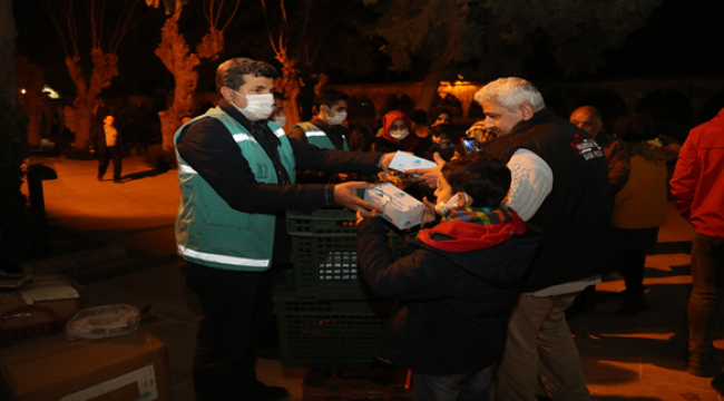 Eyyübiye Belediyesinden vatandaşlara kandil simidi ve gül suyu ikramı