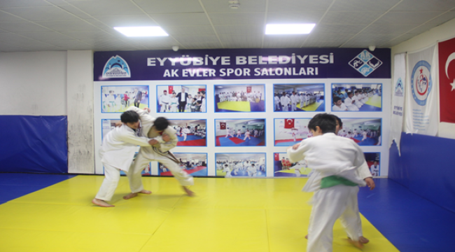 Eyyübiyeli Gençlerden Başkan Kuş'a Teşekkür