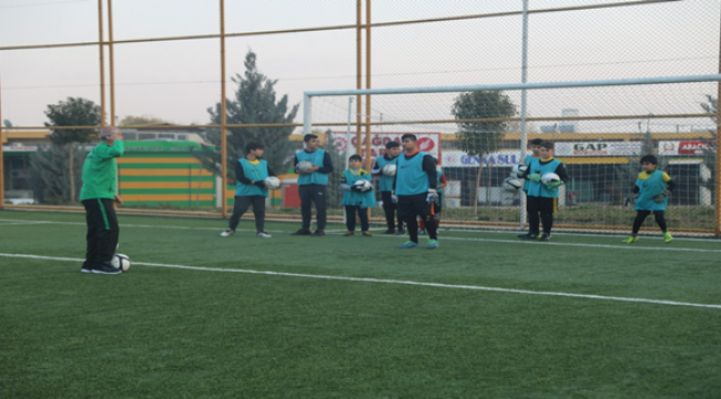 Şanlıurfa Büyükşehir Belediyesi Spor okullarında geleceğin kalecileri yetişiyor