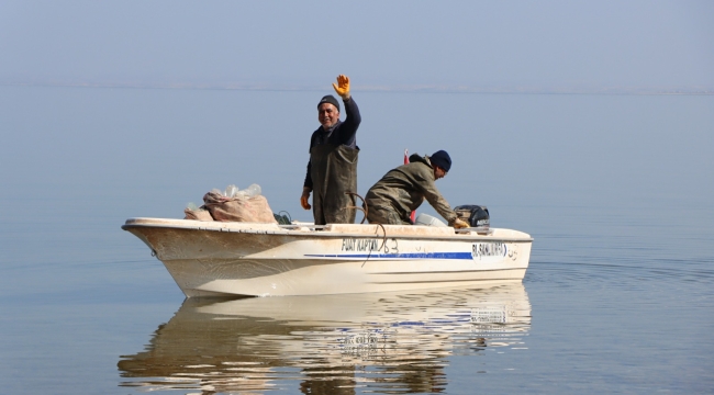 Urfa'da balık tutma yarışması