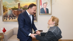 Vali Erin'den Münibe Anne'ye Özel İlgi