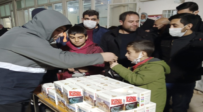 Viranşehir Belediyesi Camilerde Kandil Simidi Dağıttı