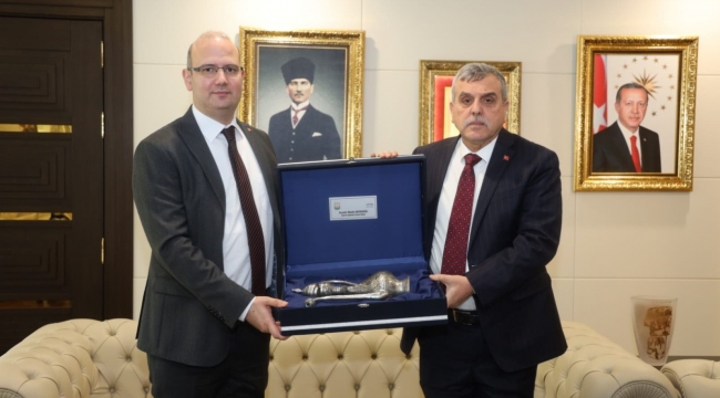 AK Parti Genel Başkan Yardımcısı İleri'den Büyükşehire ziyaret