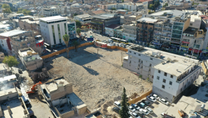 Başkan Beyazgül, Sarayönü Kızılay Meydanında İncelemelerde Bulundu