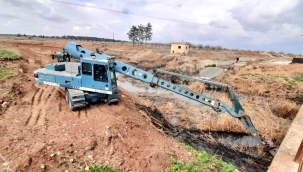 Çöplüğe dönen derelere temizleniyor