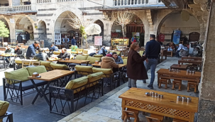 Gümrük Han  Güneşli havada vatandaşların uğrak yeri oldu