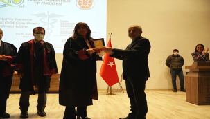 Harran Üniversitesi'nde 14 Mart Tıp Bayramında 270 Tıp Öğrencisine Beyaz Önlükleri Giydirildi