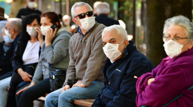 İçişleri'nden maske genelgesi: Okul, hastane ve toplu taşımada maske zorunluluğu sürüyor