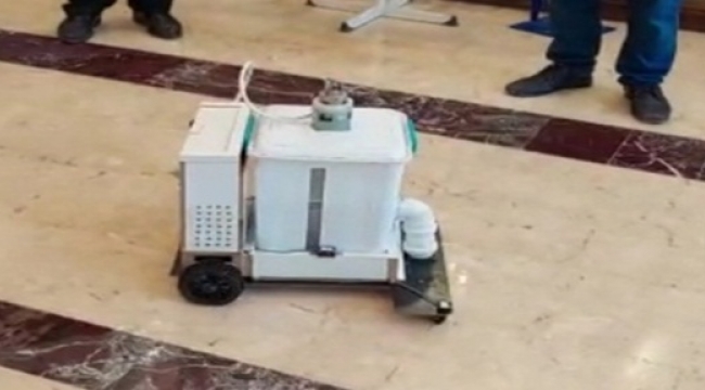 Urfalı öğretmen ve öğrenciler temizlik robotu icat etti