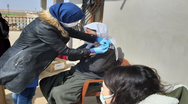 Viranşehir'de 65 Yaş ve Üzeri Vatandaşlar Aşılandı