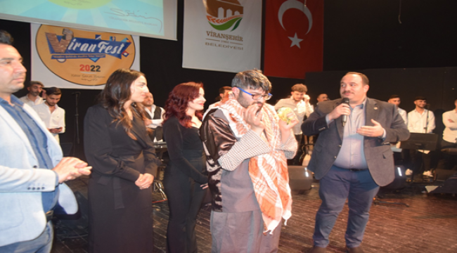 Viranşehir’de ‘Bir Ekip İki Oyun’ Tiyatrosu İzleyicilerden Tam Not Aldı
