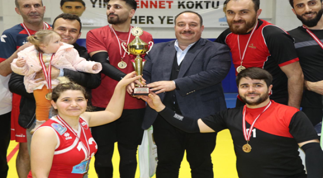 Viranşehir'de Kurumlar Arası Voleybol Turnuvasında Şampiyon Belli Oldu