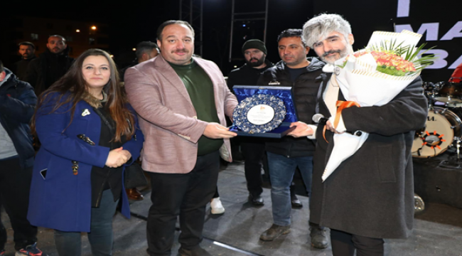 Viranşehir’de Manuş Baba Konserine Yoğun İlgi