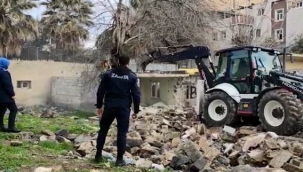 Viranşehir'de Metruk Yapılar Bir Bir Yıkılıyor