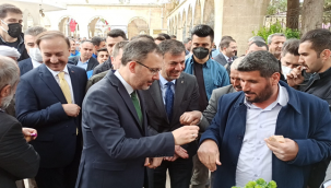 Bakan Kasapoğlu, Dergah camisinde namaz kıldı