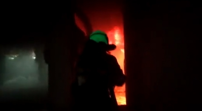 Eyyübiye’de itfaiye mesken yangınını kontrol altına aldı