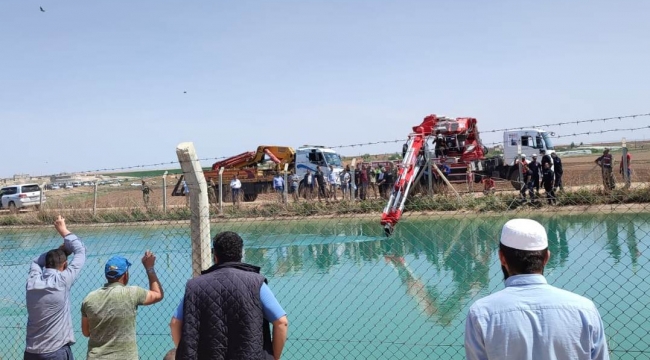 Haliliye'de bir araç daha kanala uçtu Baba kurtuldu oğlu öldü