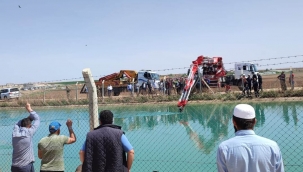 Haliliye'de bir araç daha kanala uçtu Baba kurtuldu oğlu öldü