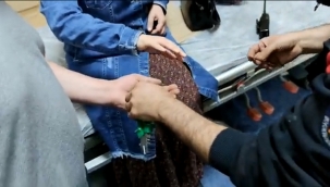 Parmağına sıkışan yüzüğü itfaiye çıkardı