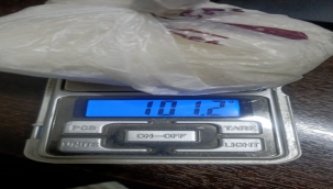 Suruç'ta durdurulan araçtan altılan poşette esrar çıktı