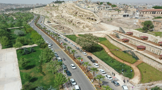 Büyükşehir'den Kızılkoyun Nekropol Alanında Yeni Yeşil Alan