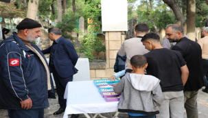 Büyükşehir'den Mezarlıklarda Lokum İkramı