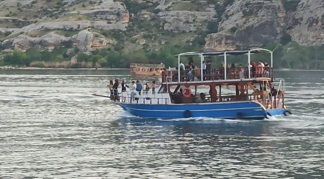 Halfeti'de Turizm Hareketliği Tekne Turlarına Yansıdı