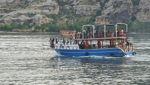 Halfeti'de Turizm Hareketliği Tekne Turlarına Yansıdı